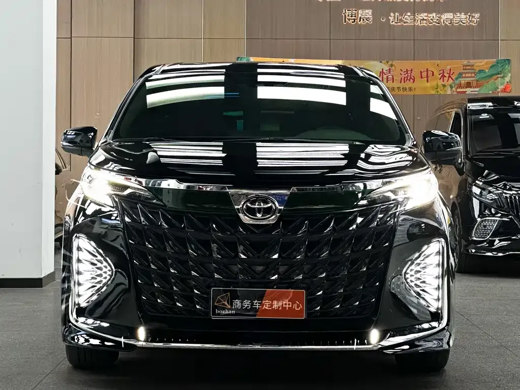 Toyota Sienna — фото 2