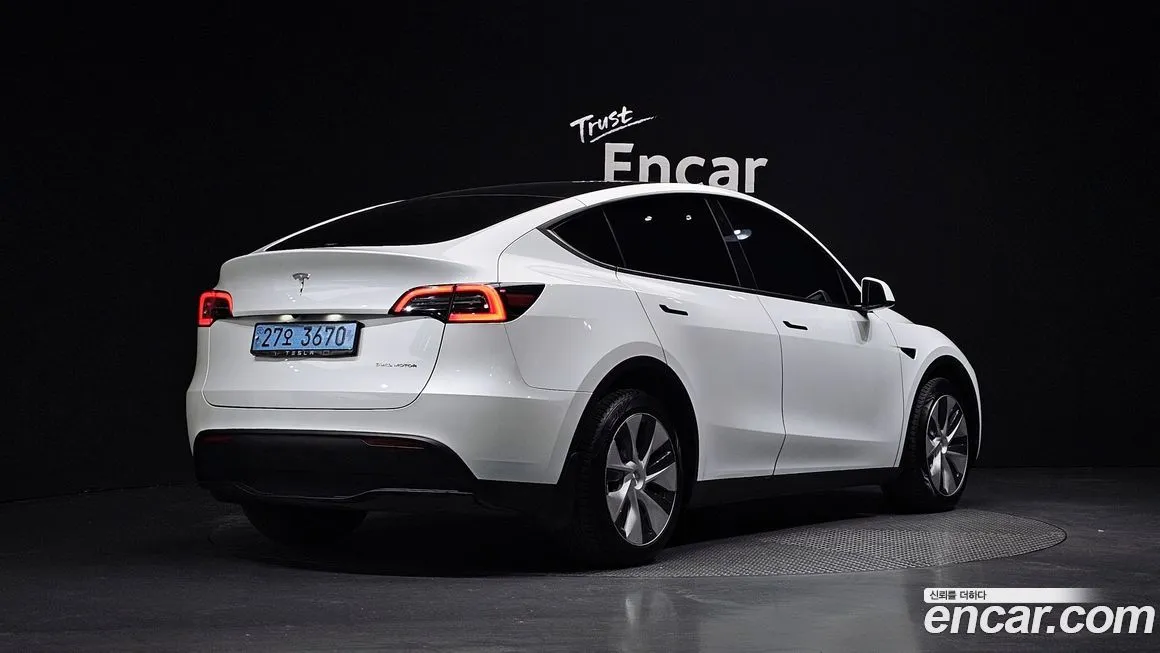 Tesla Model Y 2023 из KR, фото 2