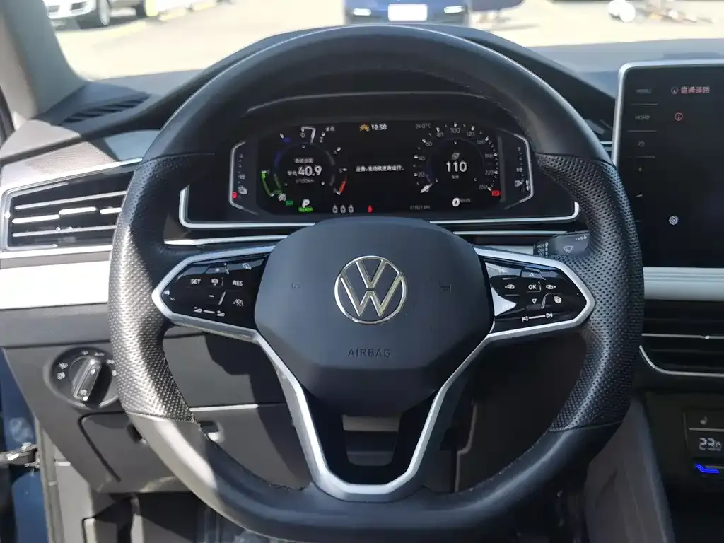 Volkswagen Tiguan L New Energy — фото 10