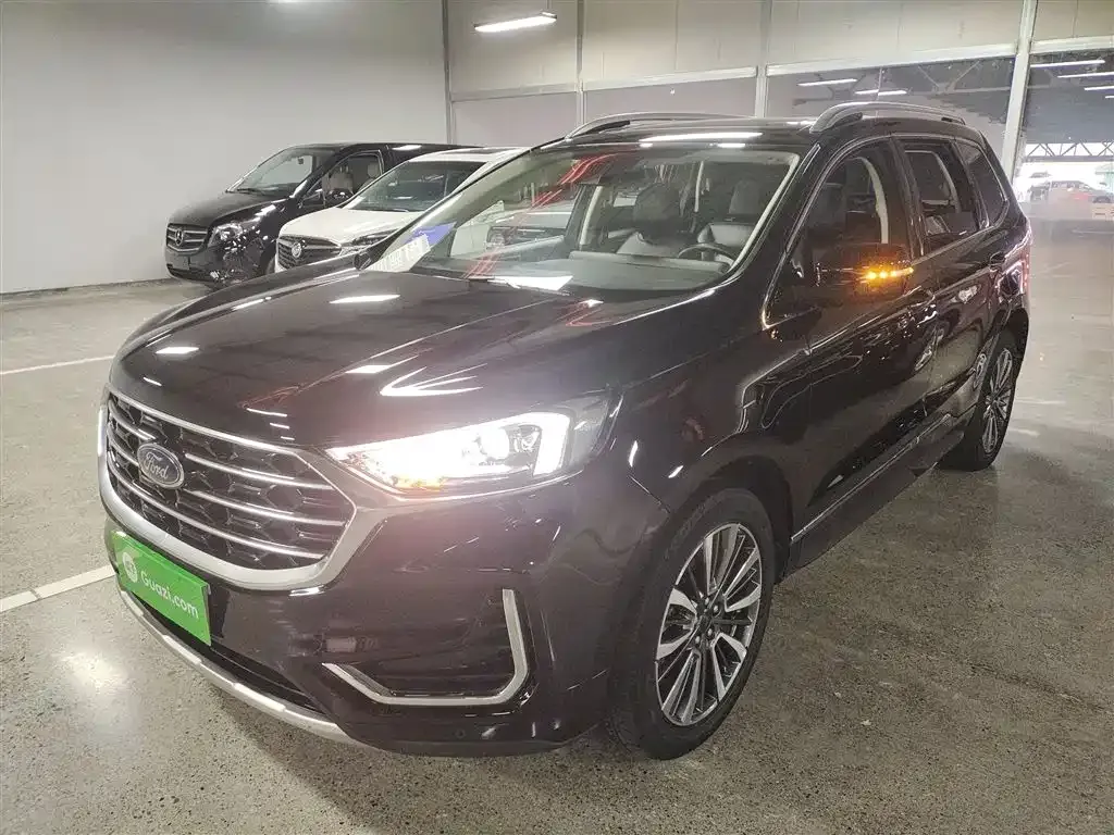 Ford Edge — фото 1