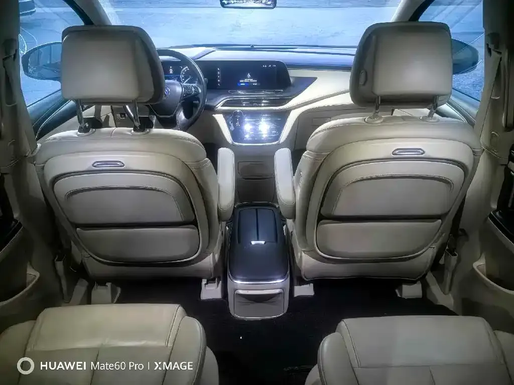 Buick GL8 2022 из CN, фото 6