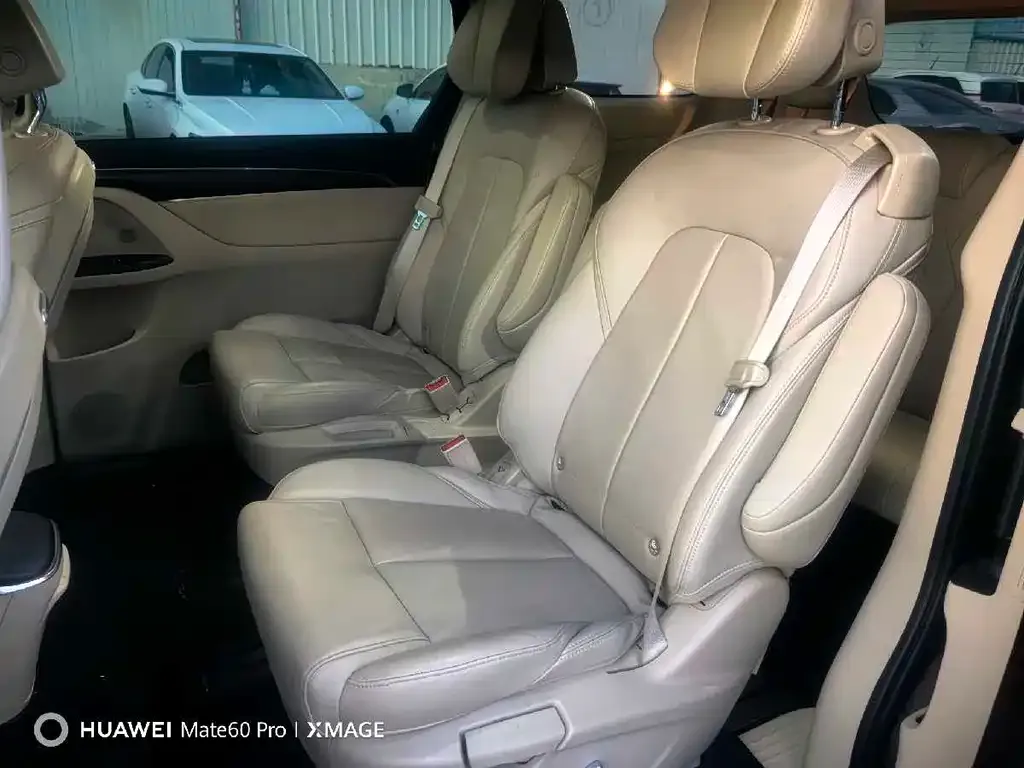 Buick GL8 2022 из CN, фото 9