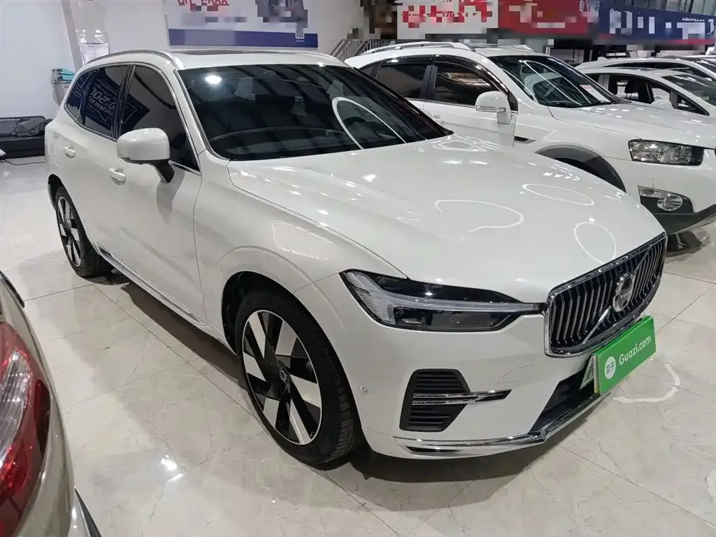Volvo XC60 PHEV 2024 из CN, фото 4