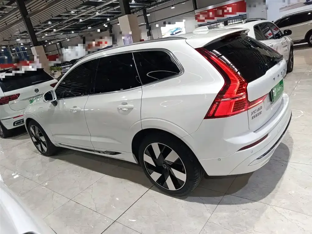Volvo XC60 PHEV 2024 из CN, фото 5