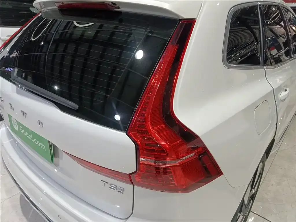Volvo XC60 PHEV 2024 из CN, фото 8