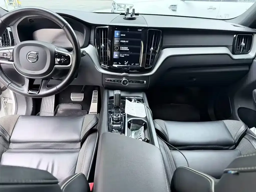 Volvo XC60 PHEV 2021 из CN, фото 6