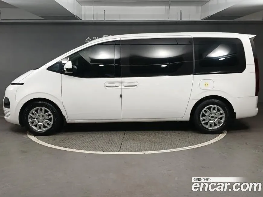 Hyundai Staria — фото 3