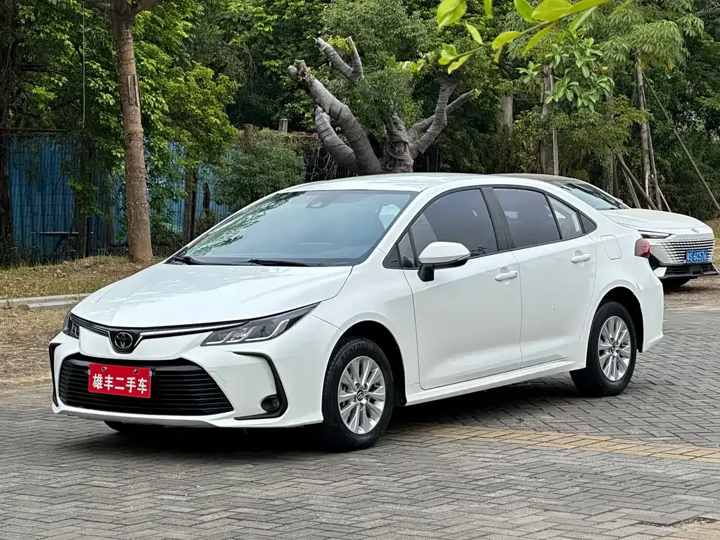 Toyota Corolla 2023 из CN, фото 1
