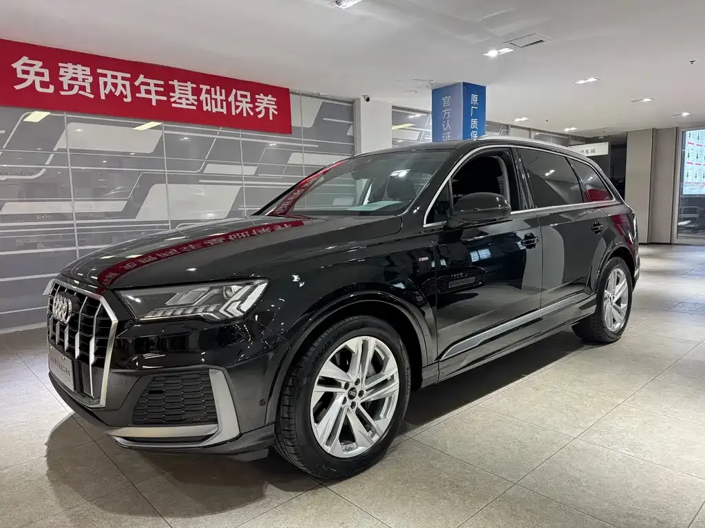 Audi Q7 2024 из CN, фото 1