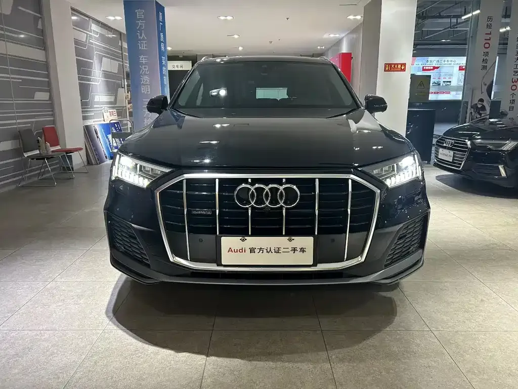 Audi Q7 2024 из CN, фото 2