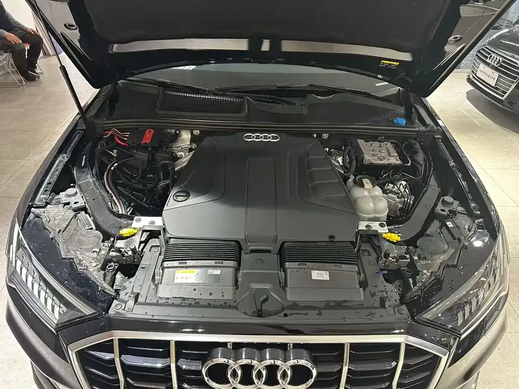 Audi Q7 2024 из CN, фото 6