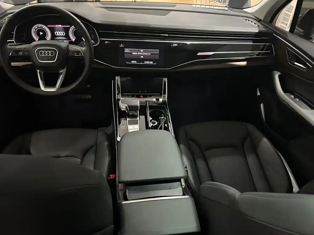 Audi Q7 2024 из CN, фото 8