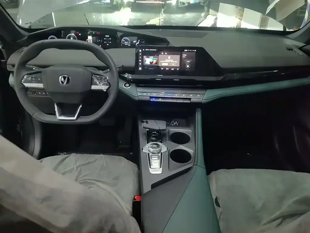 Changan UNI-V iDD 2025 из CN, фото 10