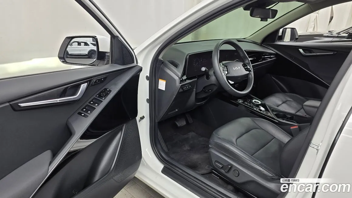 Kia Niro — фото 10