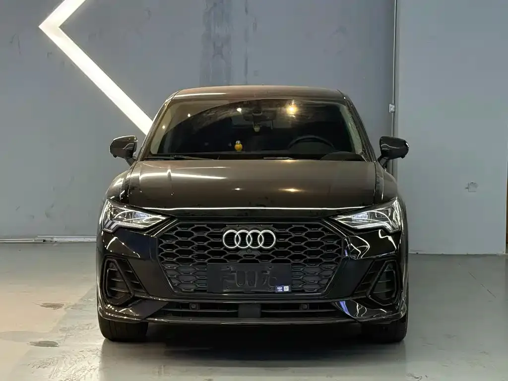 Audi Q3 Sportback 2022 из CN, фото 2