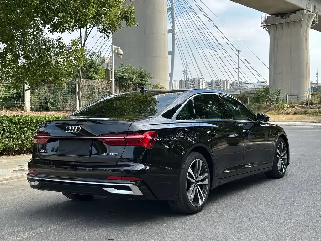 Audi A6L — фото 6