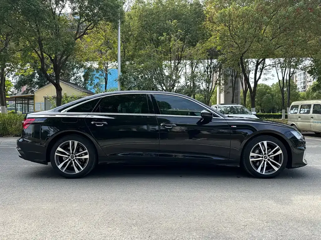 Audi A6L — фото 7