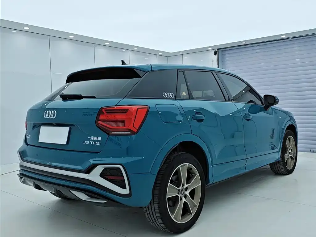 Audi Q2L — фото 4