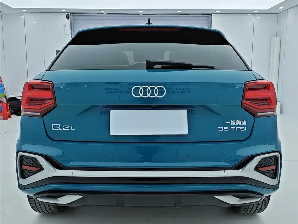 Audi Q2L — фото 5