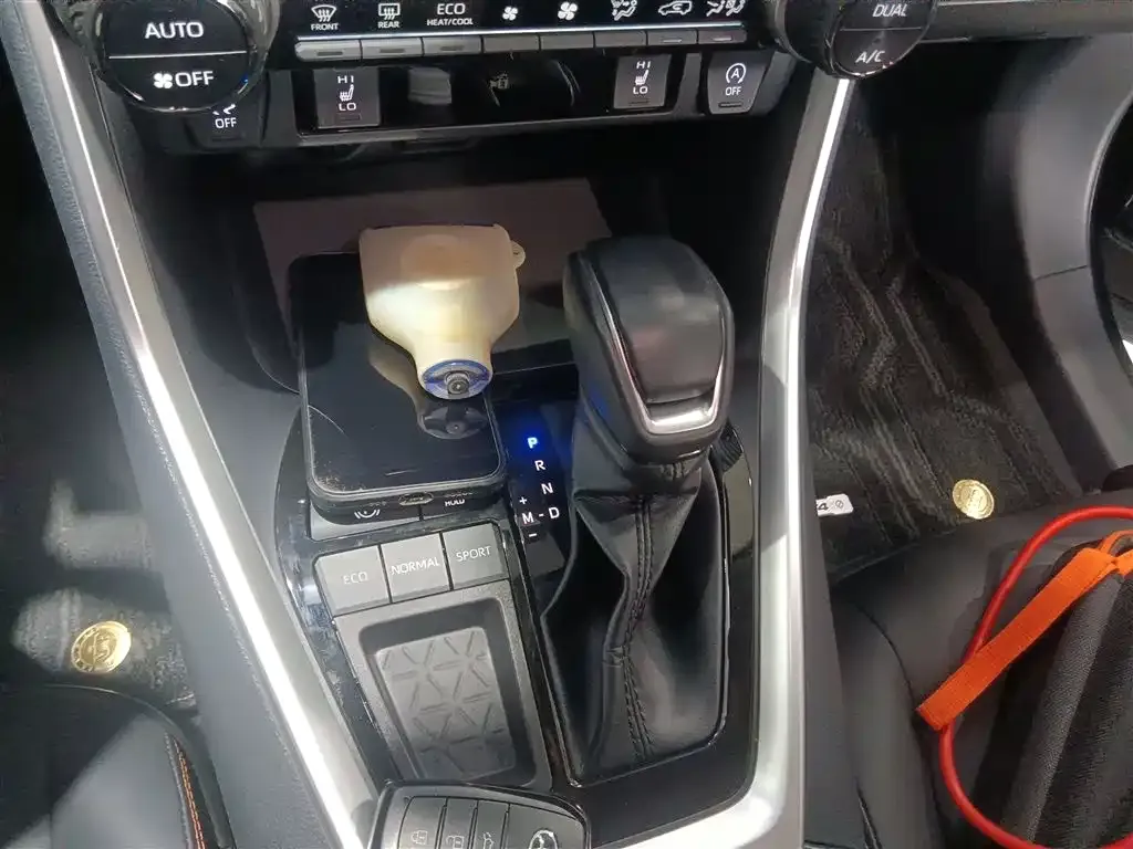 Toyota RAV4 2025 из CN, фото 6