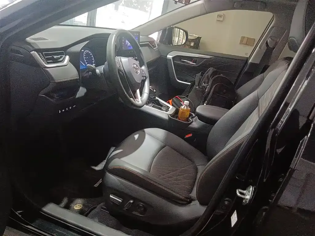 Toyota RAV4 2025 из CN, фото 7