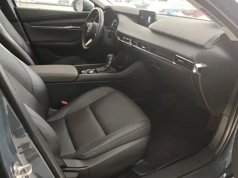 Mazda 3 Axela 2023 из CN, фото 8