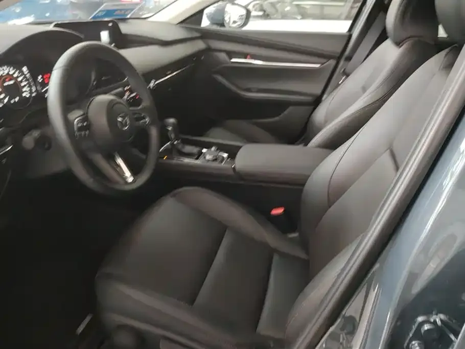 Mazda 3 Axela 2023 из CN, фото 9