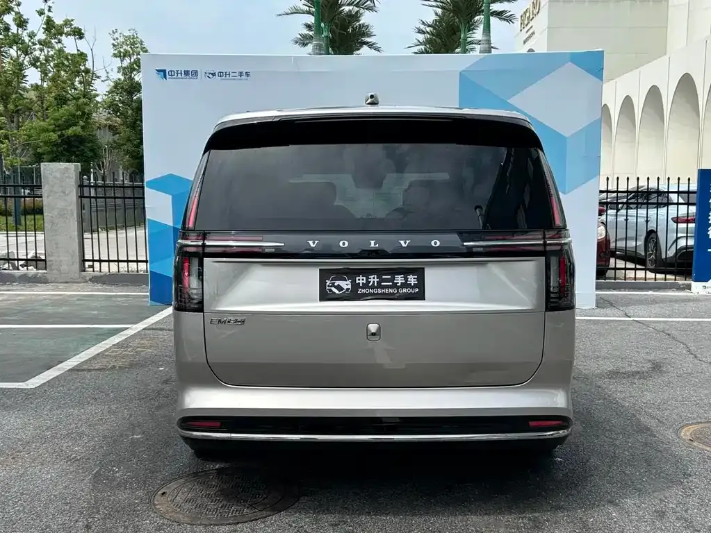 Volvo EM90 2024 из CN, фото 6