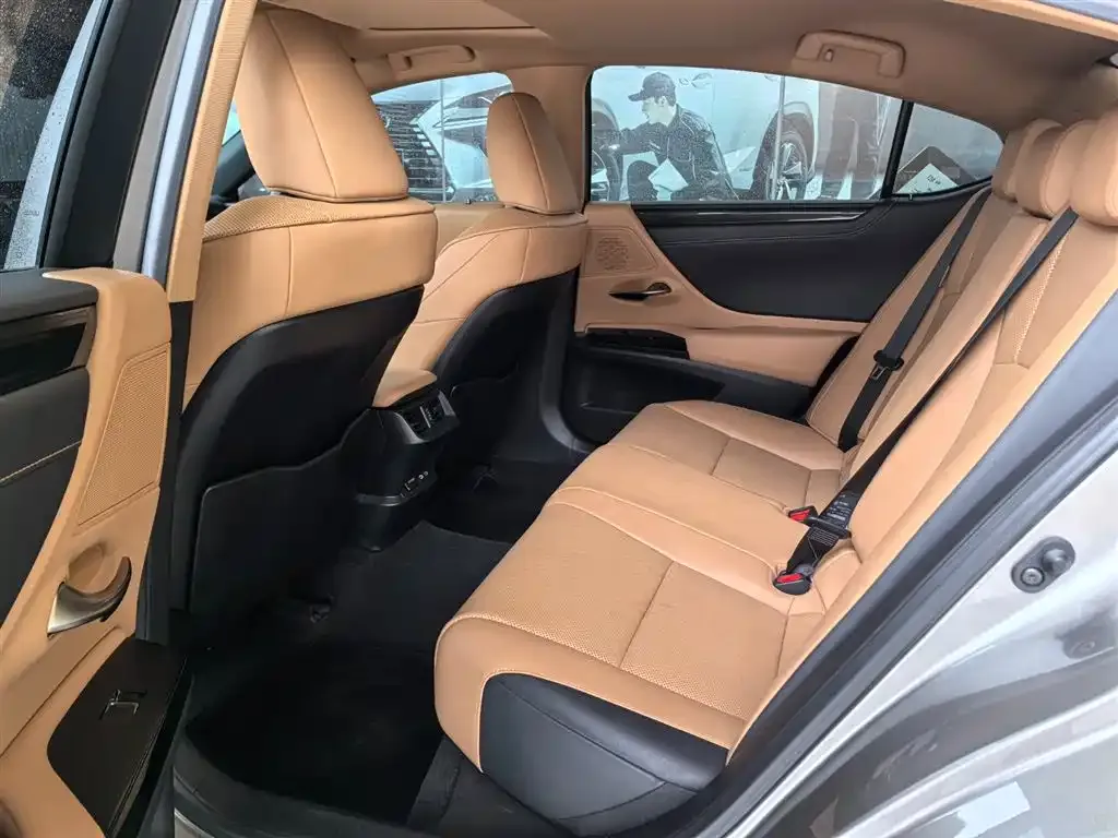 Lexus ES 2022 из CN, фото 5