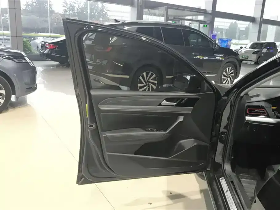 Volkswagen Lavida 2023 из CN, фото 7