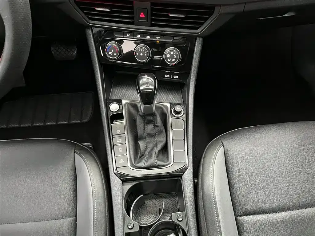 Volkswagen Sagitar 2022 из CN, фото 5