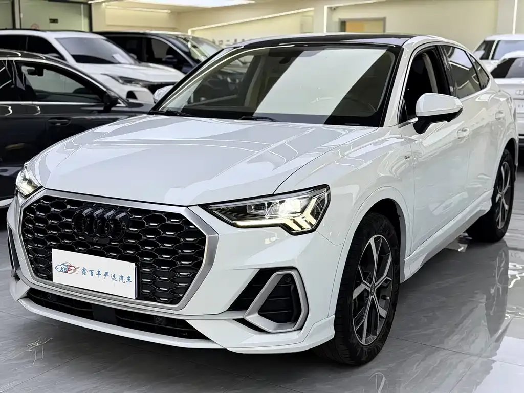 Audi Q3 Sportback — фото 1