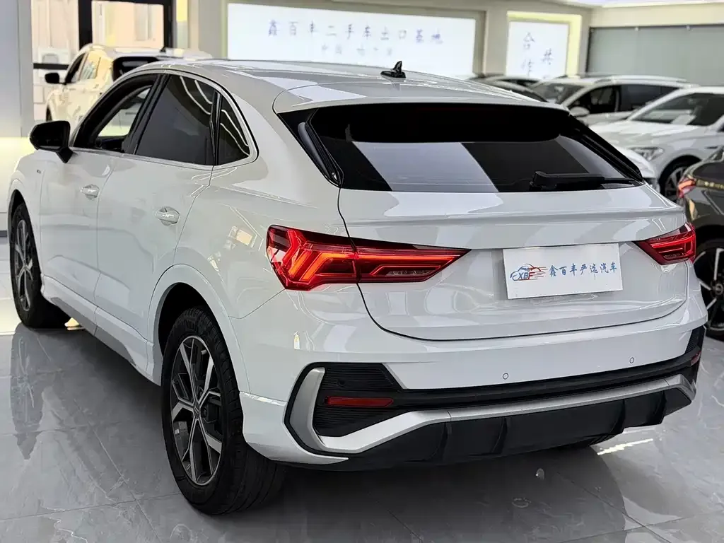 Audi Q3 Sportback — фото 10