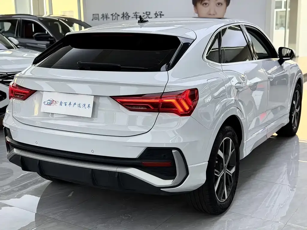 Audi Q3 Sportback — фото 8
