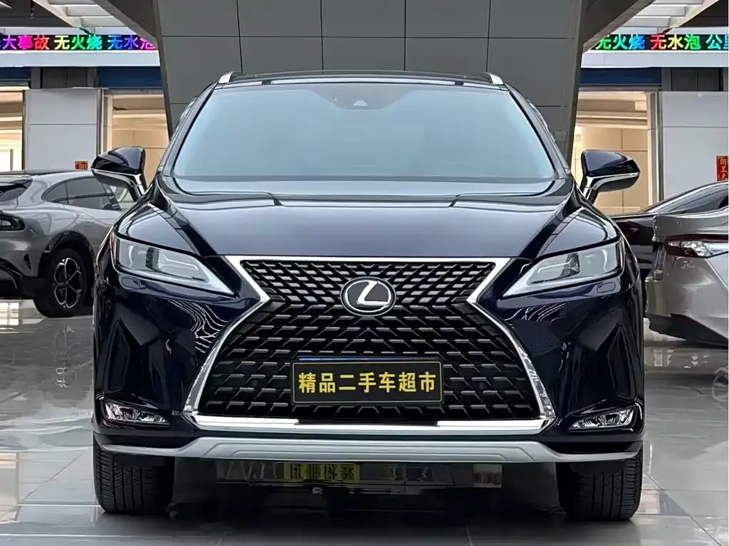 Lexus RX — фото 1