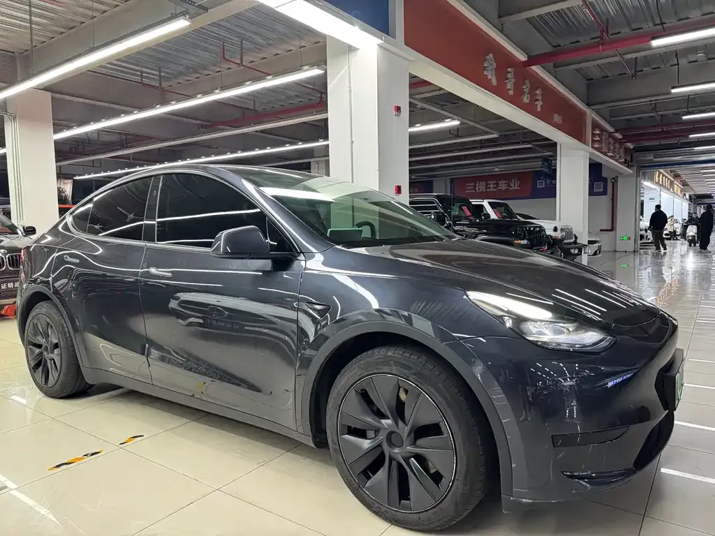 Tesla Model Y 2024 из CN, фото 3