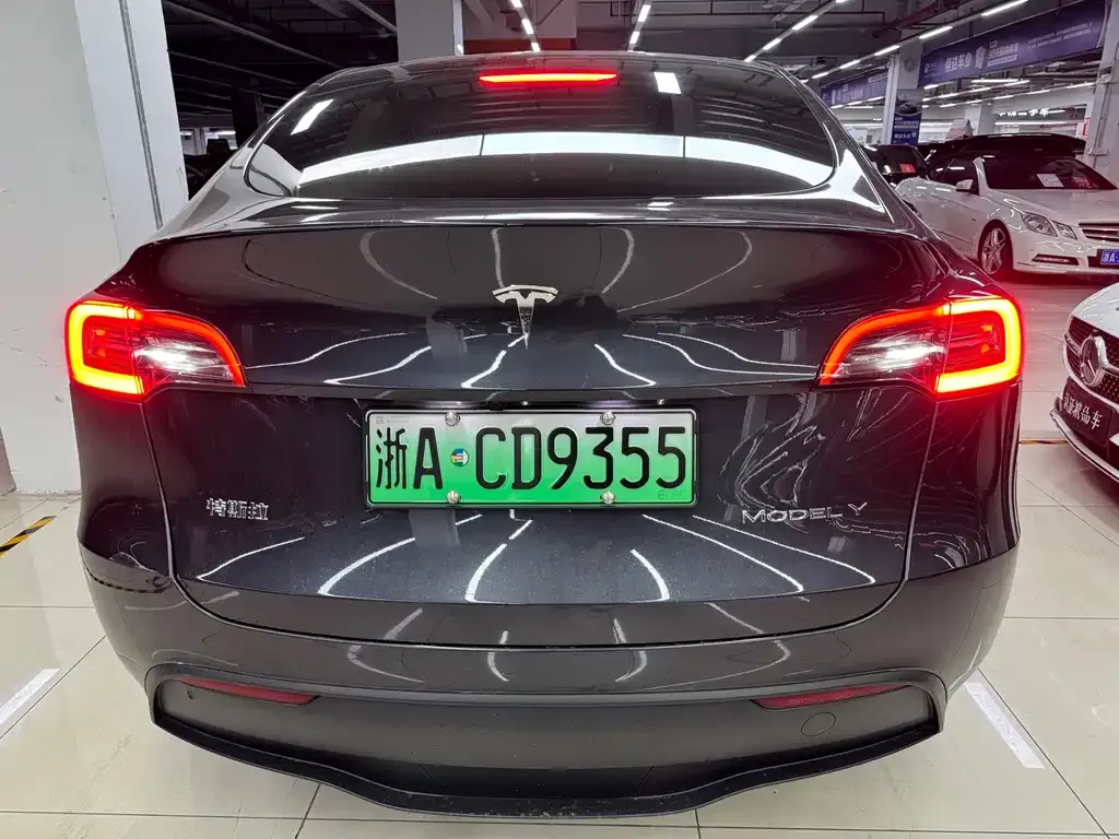 Tesla Model Y 2024 из CN, фото 4
