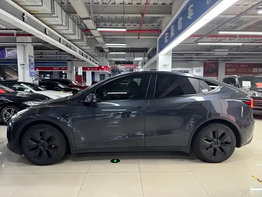 Tesla Model Y 2024 из CN, фото 8