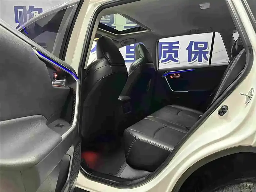 Toyota Wildlander 2021 из CN, фото 8