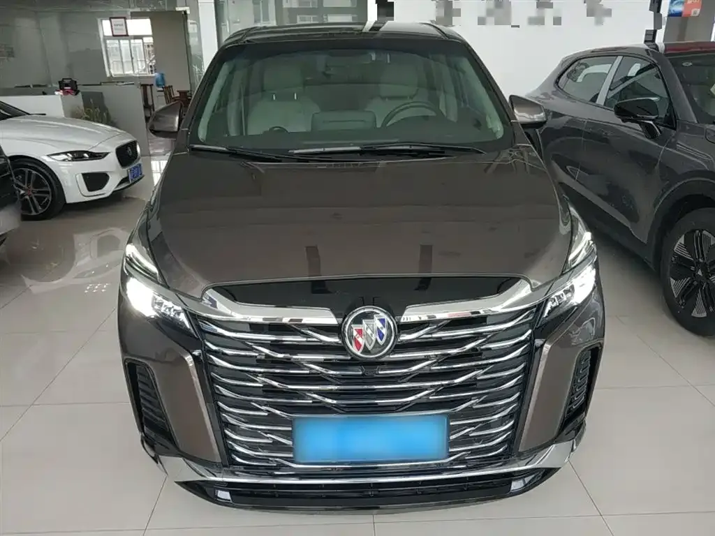 Buick GL8 2023 из CN, фото 3