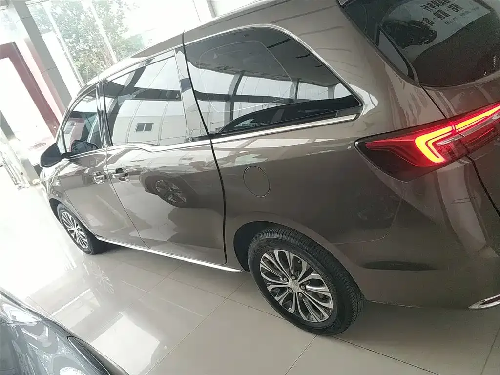 Buick GL8 2023 из CN, фото 5