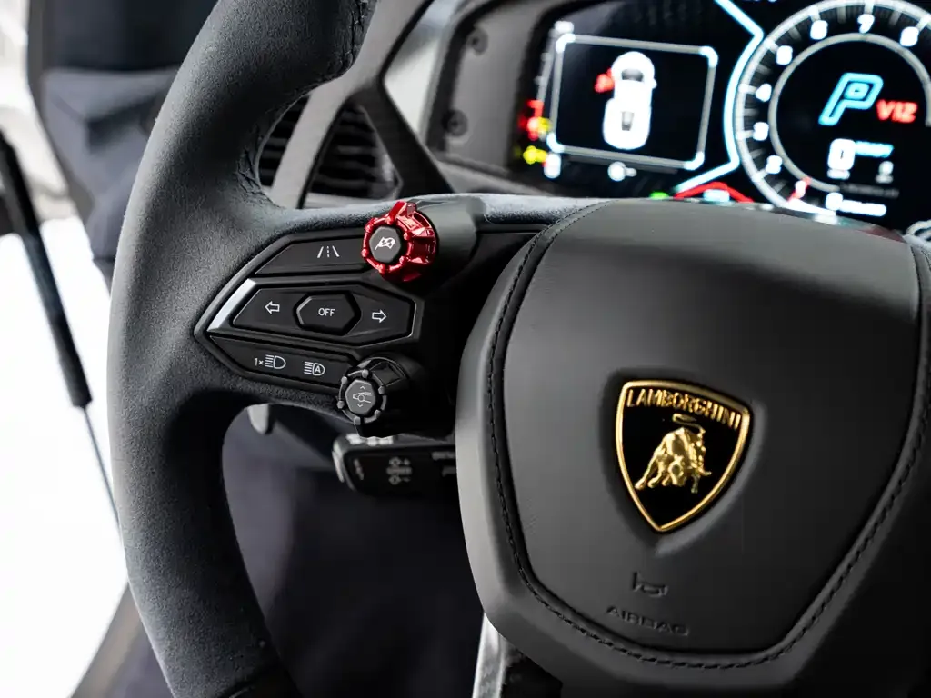 Lamborghini Revuelto 2025 из CN, фото 10