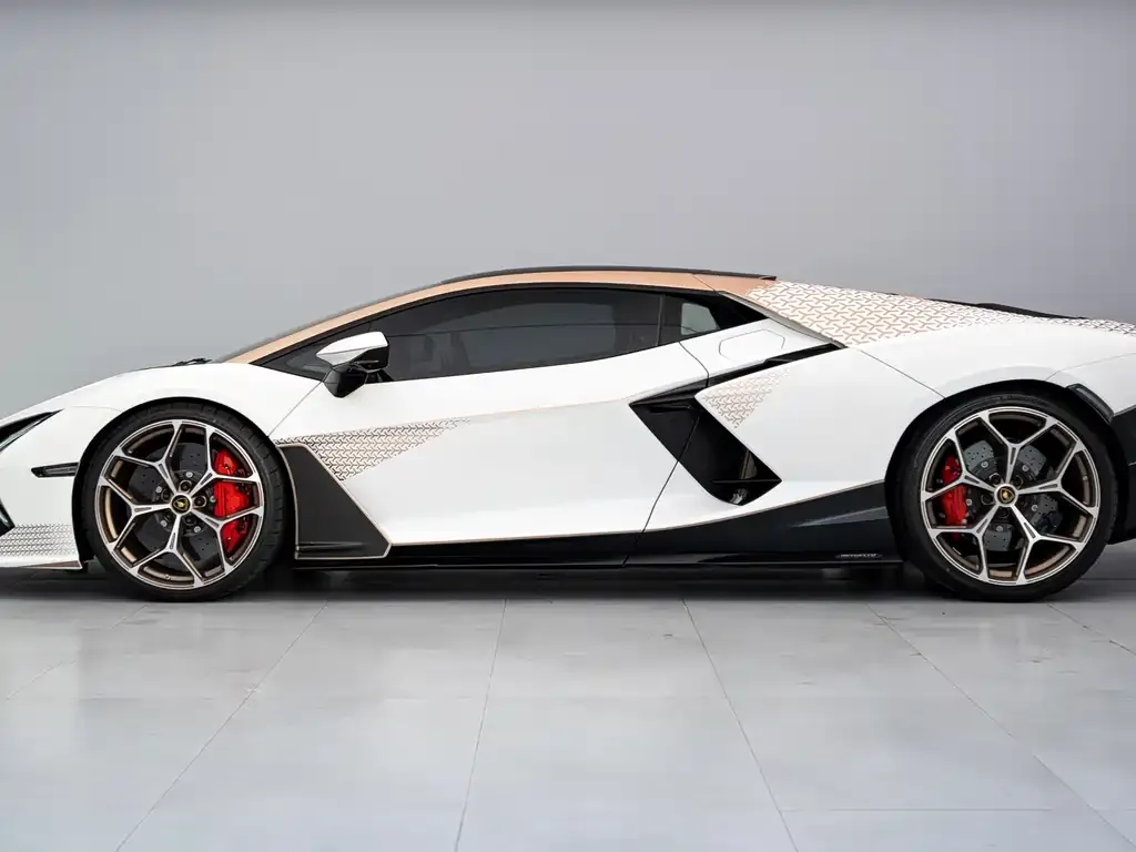 Lamborghini Revuelto 2025 из CN, фото 6
