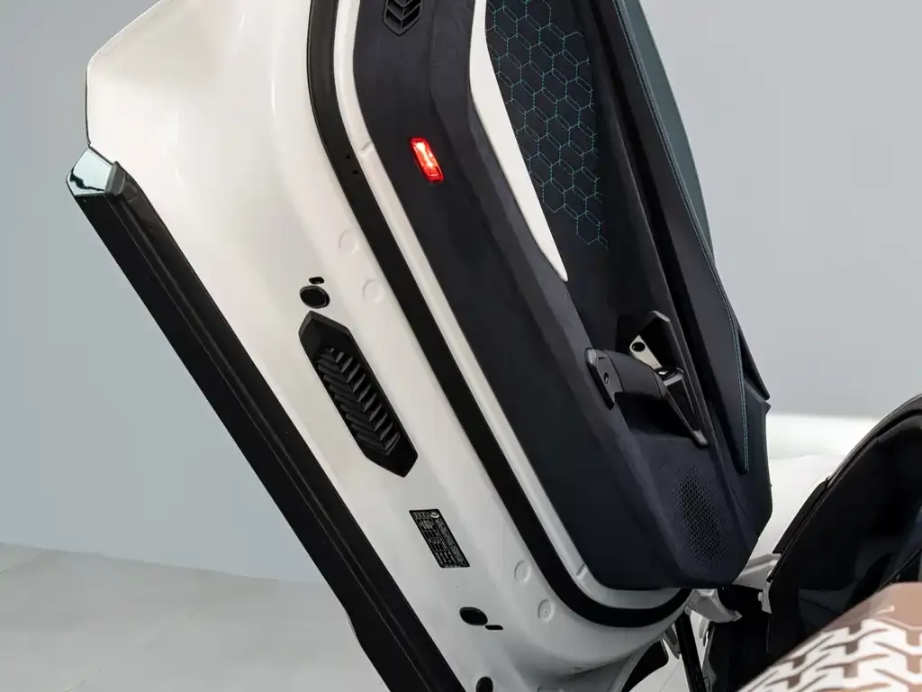 Lamborghini Revuelto 2025 из CN, фото 7