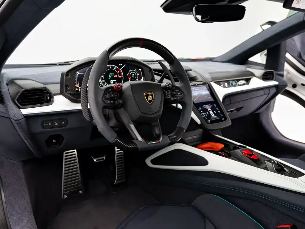 Lamborghini Revuelto 2025 из CN, фото 8