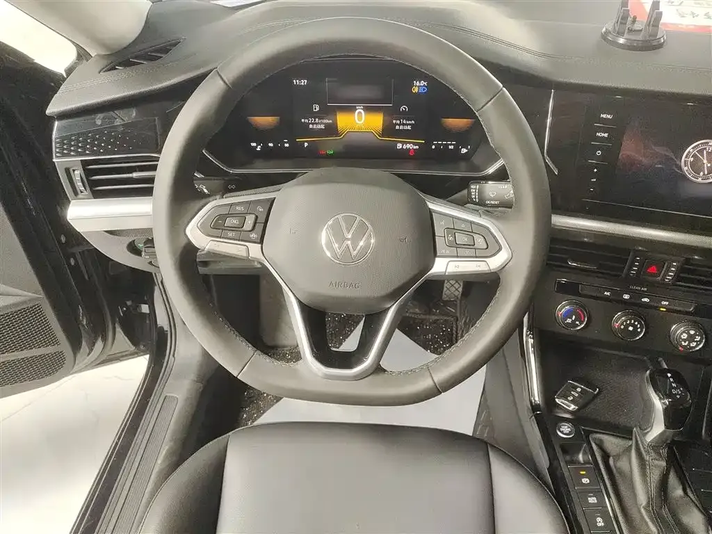 Volkswagen Passat 2023 из CN, фото 3