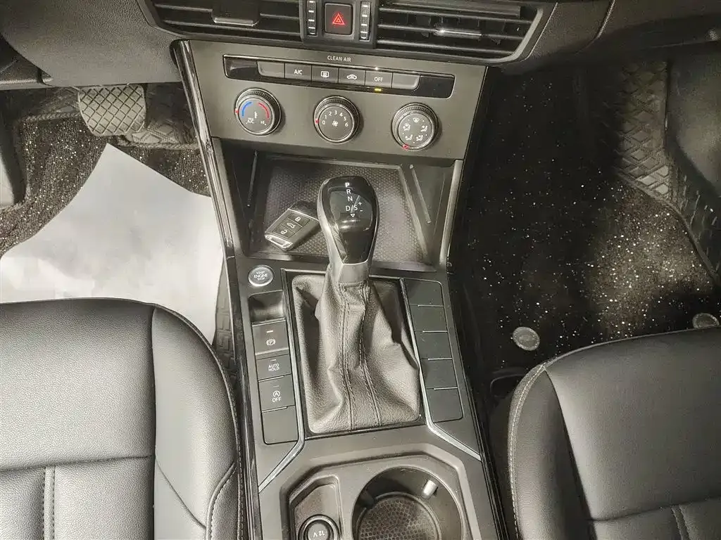 Volkswagen Passat 2023 из CN, фото 6