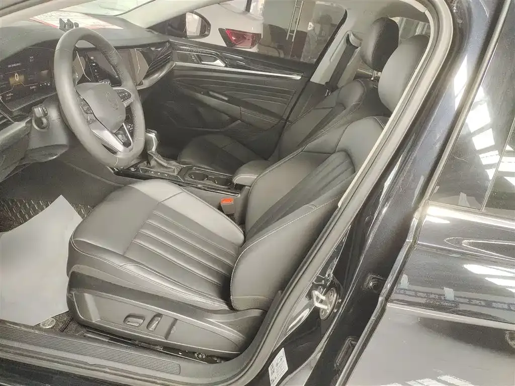 Volkswagen Passat 2023 из CN, фото 7