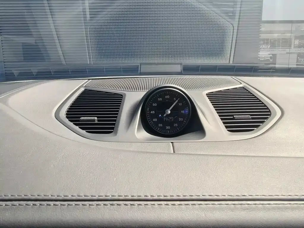 Porsche Cayenne Hybrid — фото 8