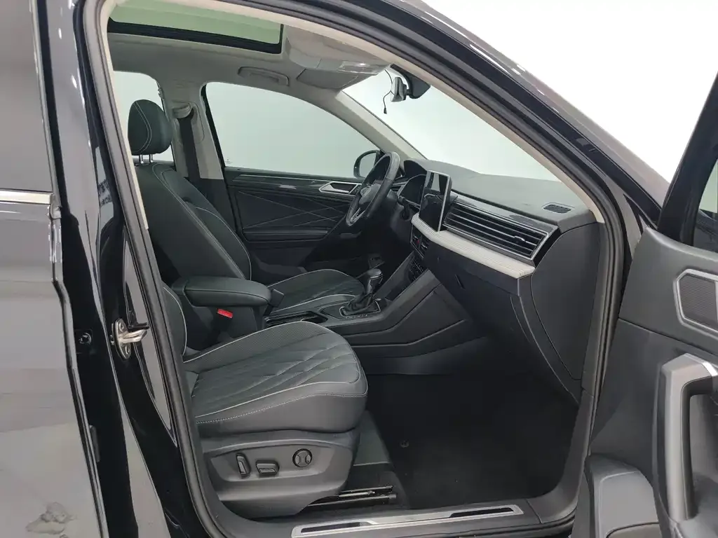 Volkswagen Tiguan L 2021 из CN, фото 10